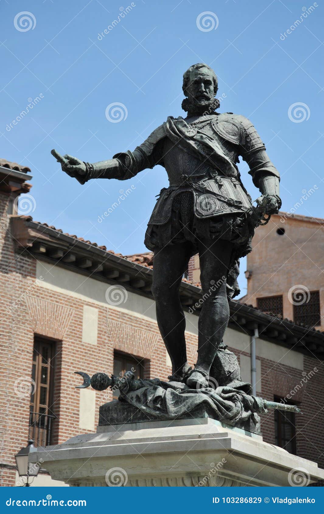 bronze statue don alvaro de bazan, famous admiral, plaza de la villa, madrid spain. statue in front of casa de cisneros, created i